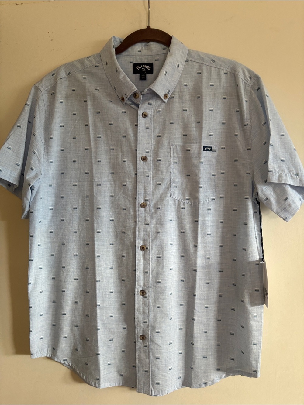 Billabong Men’s Shirt size Small